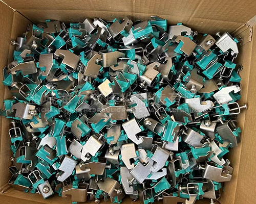 塑料管夾配件發貨現場